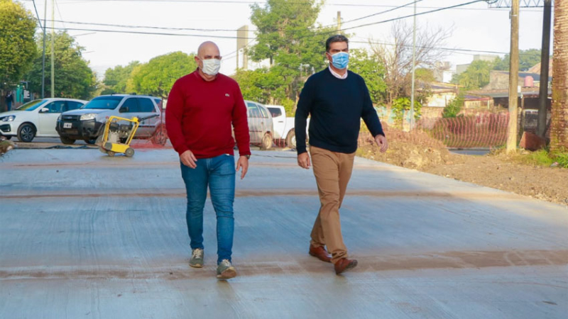 Gobierno concluye pavimentación de otras 11 cuadras en Villa Los Lirios