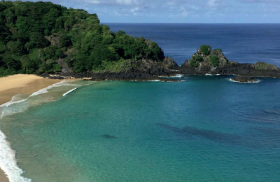 Si la idea es huir del frío: estas son las mejores playas del mundo