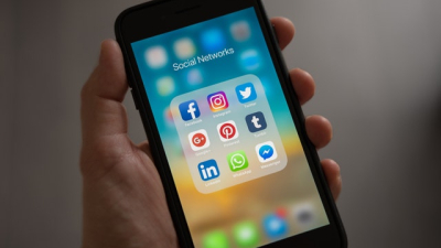 Expertos de medios reiteran que las plataformas digitales deben pagar por el uso de sus contenidos noticiosos