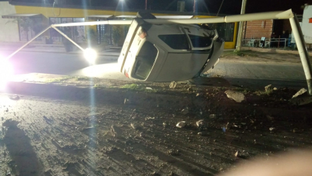 poste derribado 2.jpeg