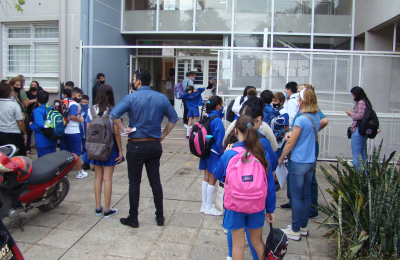 Vuelven las clases con una hora más en escuelas primarias