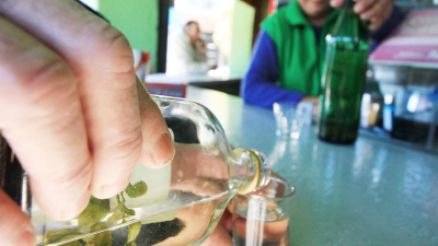 Caña con ruda, la vacuna popular contra los males de agosto