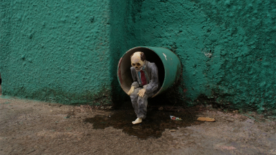 Esperando a los bárbaros