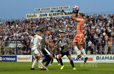 For Ever empató y deberá seguir batallando para clasificar