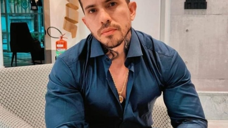 Un hombre se casó con ocho mujeres para protestar contra la monogamia
