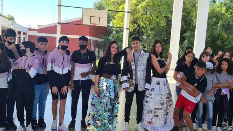 Se viene el tercer desfile de indumentarias recicladas
