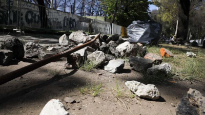 Kicillof apartó al jefe del operativo policial que derivó en los graves incidentes fuera del estadio de Gimnasia