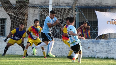 Fontana goleó a Deportivo Qom y se acomodó arriba