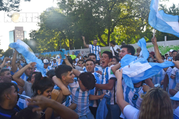 Festejos por la victoria de la Selección
