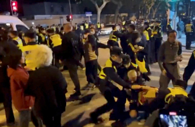 Enfrentamientos en Shanghái: protestas por medidas antiCOVID estallan en toda China