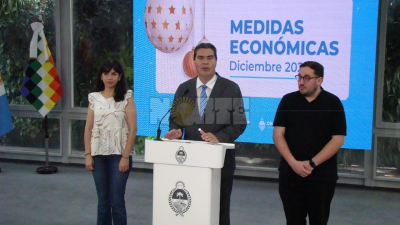 El gobernador confirmó el pago de un bono de $20 mil para estatales, jornalizados y becados