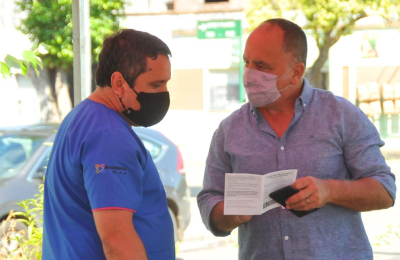 Llaman a vacunarse ante un fuerte repunte de los contagios