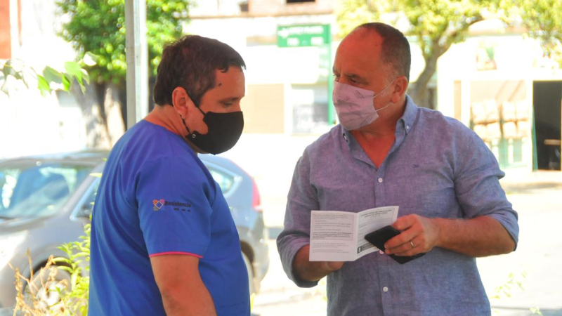 Llaman a vacunarse ante un fuerte repunte de los contagios