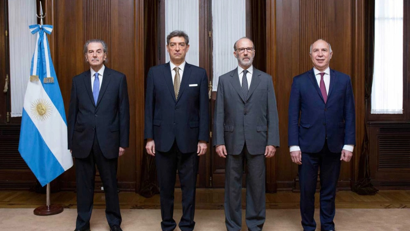 El Gobierno pidió que la Corte Suprema suspenda los efectos del fallo por la coparticipación