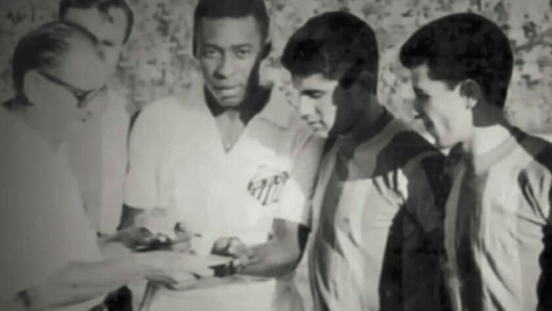 El día que el gran Pelé jugó en el estadio de Sarmiento