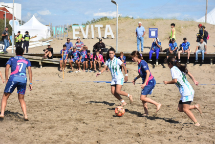 Juegos Evita playa.JPG