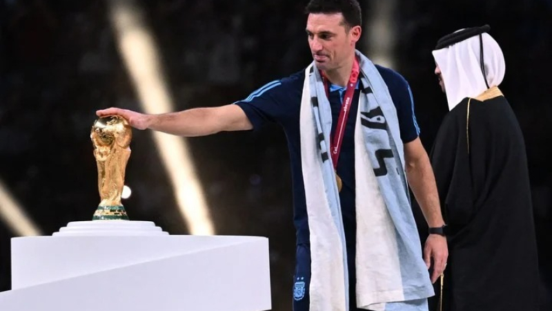 Scaloni es finalista en los premios The Best