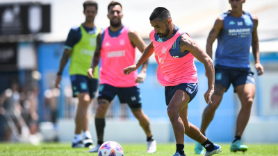 Antes de su visita al Chaco, Racing se prueba con Arsenal