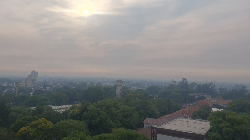 Resistencia padece la consecuencia de los incendios que azotan a Corrientes y Paraguay