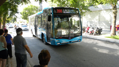 Con 231 coches en la calle, comenzó a funcionar el nuevo sistema de transporte público