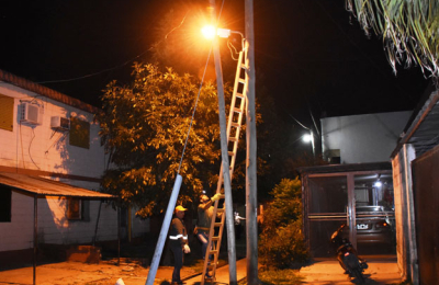 La propuesta de renovar luminarias llegó a otros quince barrios