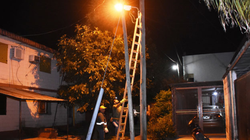 La propuesta de renovar luminarias llegó a otros quince barrios