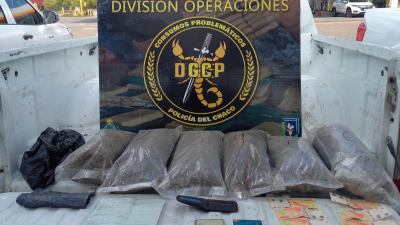 Trasladaba 6 bolsas con cogollos de marihuana en Ford Ka
