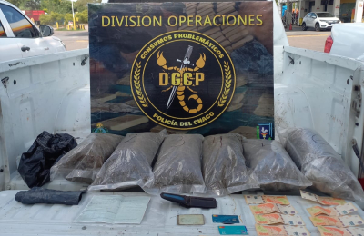 Trasladaba 6 bolsas con cogollos de marihuana en Ford Ka