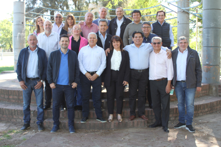 POLINI REUNION INTENDENTES.jpg