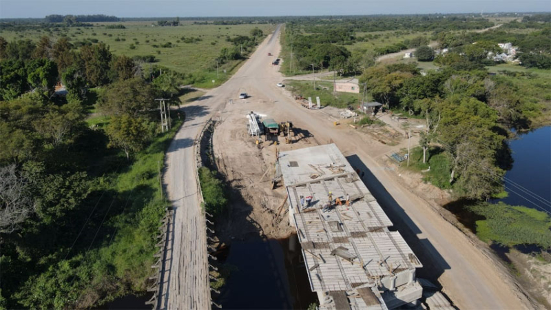 Más del 65 % de la pavimentación de rutas 1 y 3 para conectar Vedia y Puerto Bermejo