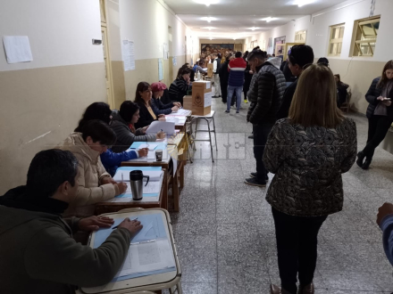 cola elecciones.jpg