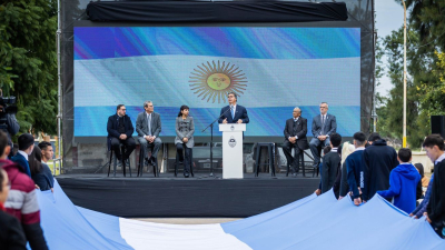 Capitanich llamó a defender la Patria de las corporaciones