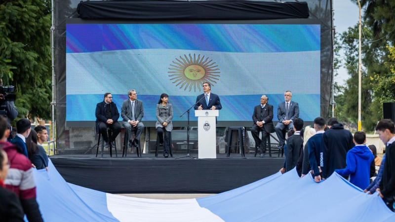 Capitanich llamó a defender la Patria de las corporaciones