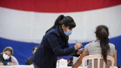Paraguay se enfrenta a la OMS para que le devuelvan dinero de vacunas no entregadas
