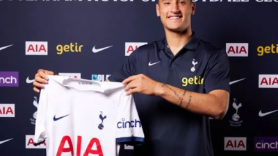 El Tottenham presentó a Alejo Véliz