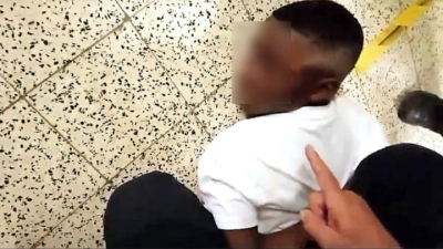 Imperdonable acto racista de policías a un niño de 9 años en una escuela de Bélgica