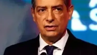El presidente de la Corte advirtió que si la dolarización elimina el peso, "es inconstitucional"