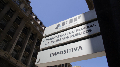 La AFIP busca a contribuyentes con dólares no declarados en el exterior