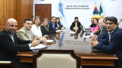 Transición: reunión con buen clima y radares encendidos en JxC