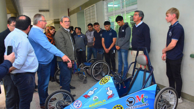 Estudiantes de Escuela Técnica diseñaron silla de ruedas con motor