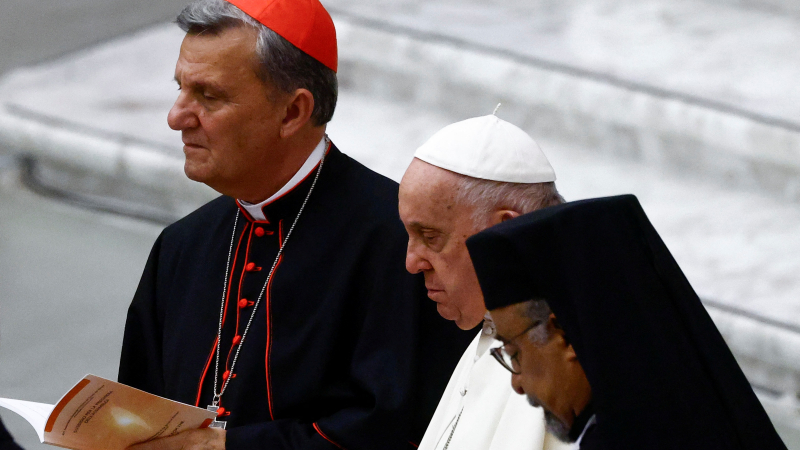 Francisco pidió a líderes católicos que dejen de lado la política
