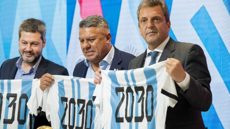 Massa pidió que el partido inaugural se juegue en una provincia