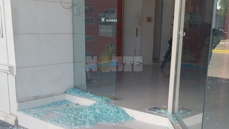 Resistencia: rompen vidriera, roban moto y bicicleta de una concesionaria