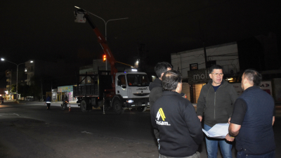 La Comuna trabaja en el alumbrado público en las principales avenidas