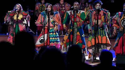 Un concierto por la paz y los derechos humanos por Pérez Esquivel, con Agarrate Catalina