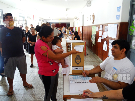 votantes calor 2.JPG
