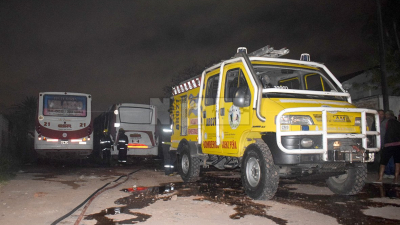 Sáenz Peña: un incendio consumió cinco colectivos urbanos