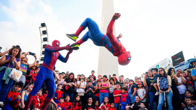 ¡Récord arácnido! Miles de Spidermans se reunieron en el Obelisco y rompieron una marca mundial