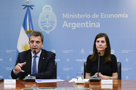 01-11-2023_el_ministro_de_economia_y.jpg