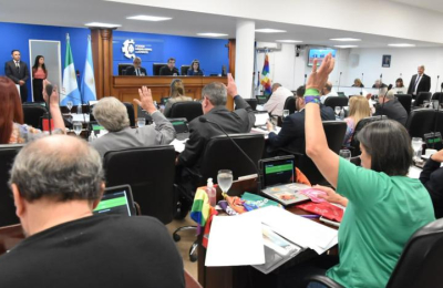 Ley de pases a planta abre nueva tormenta en la transición política